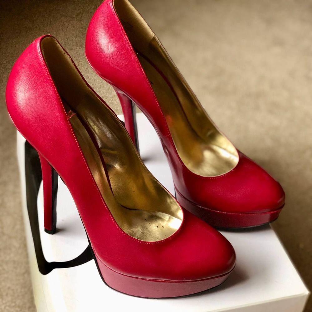 Nine West Round Toe High Heel Pumps